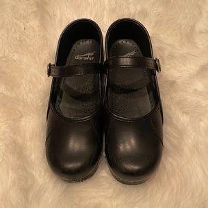 dansko’s black Mary Janes size 39